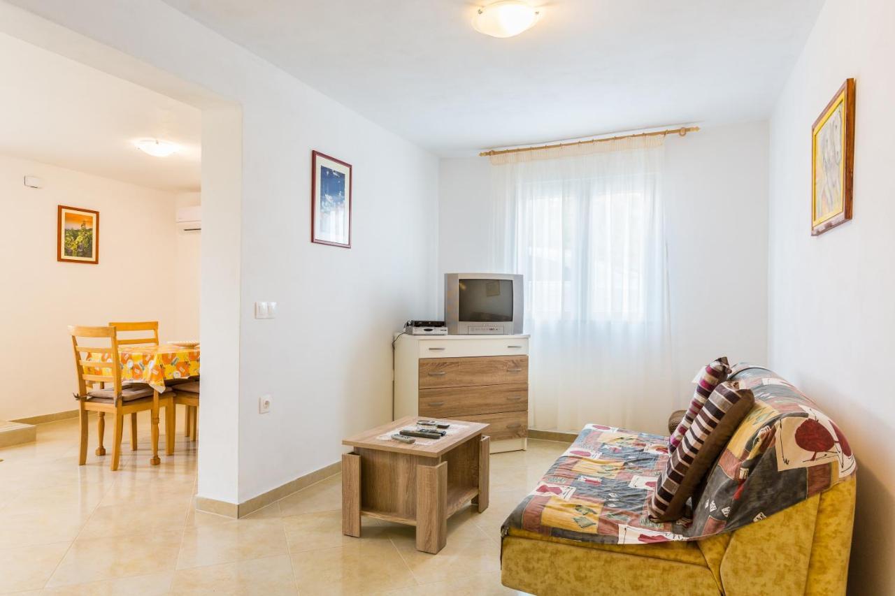 Miranda Apartment เมดูลิน ภายนอก รูปภาพ